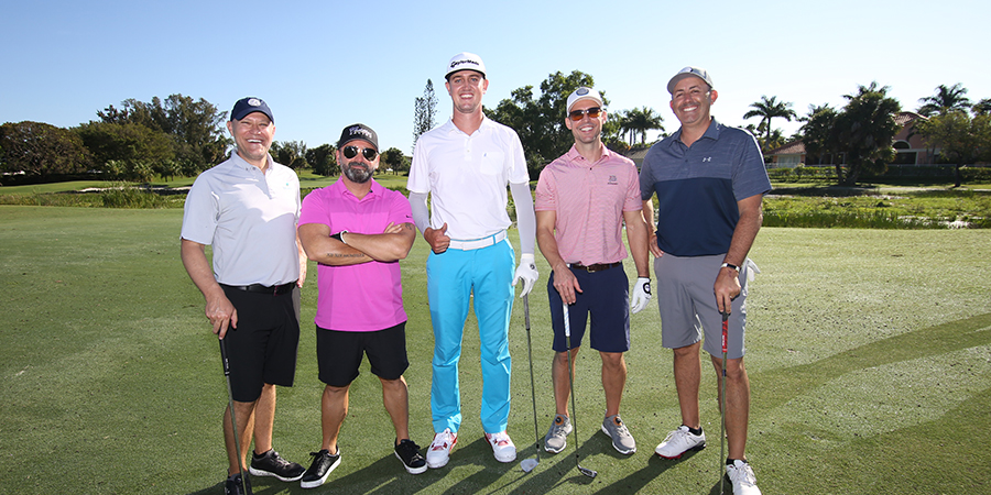 Pro and Am group photo at Saturday pro-am